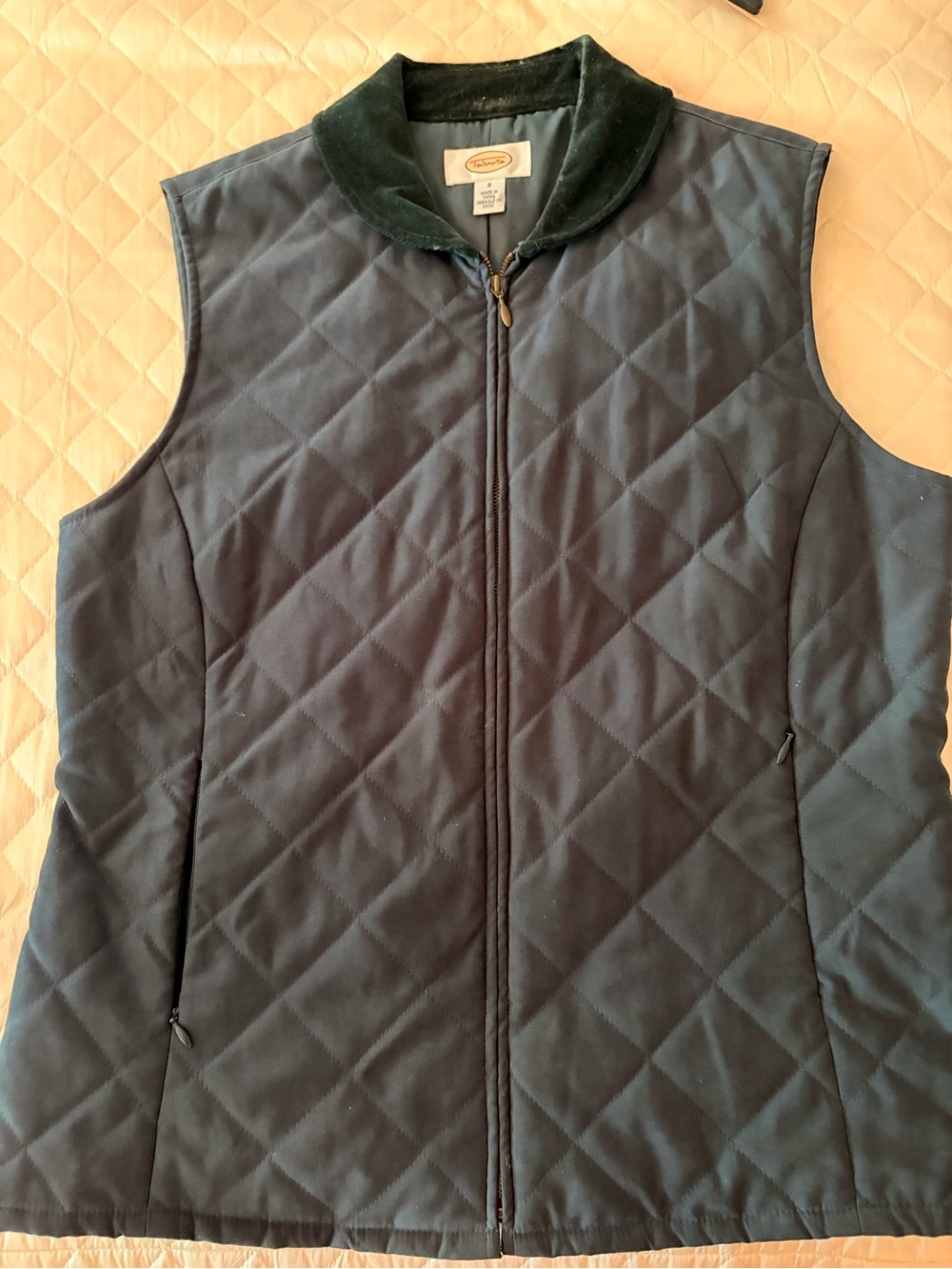 Quilted Sleeveless Vest - Dark Green Collar and body